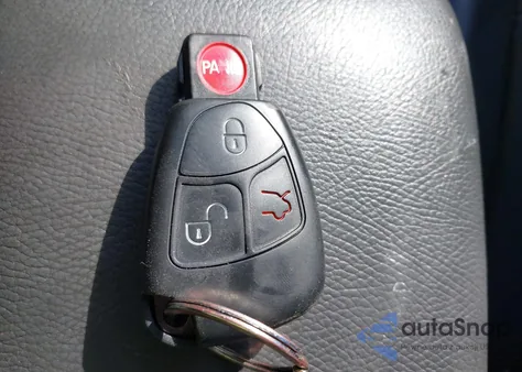 2004 Mercedes-Benz C 32 Amg z USA, uszkodzony, nr VIN WDBRF65J54F487465